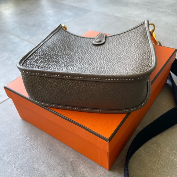 ππ»ββοΈ**~~SOLD~~*Hermes Mini Evelyne TPM 16 - Picture 3 of 10
